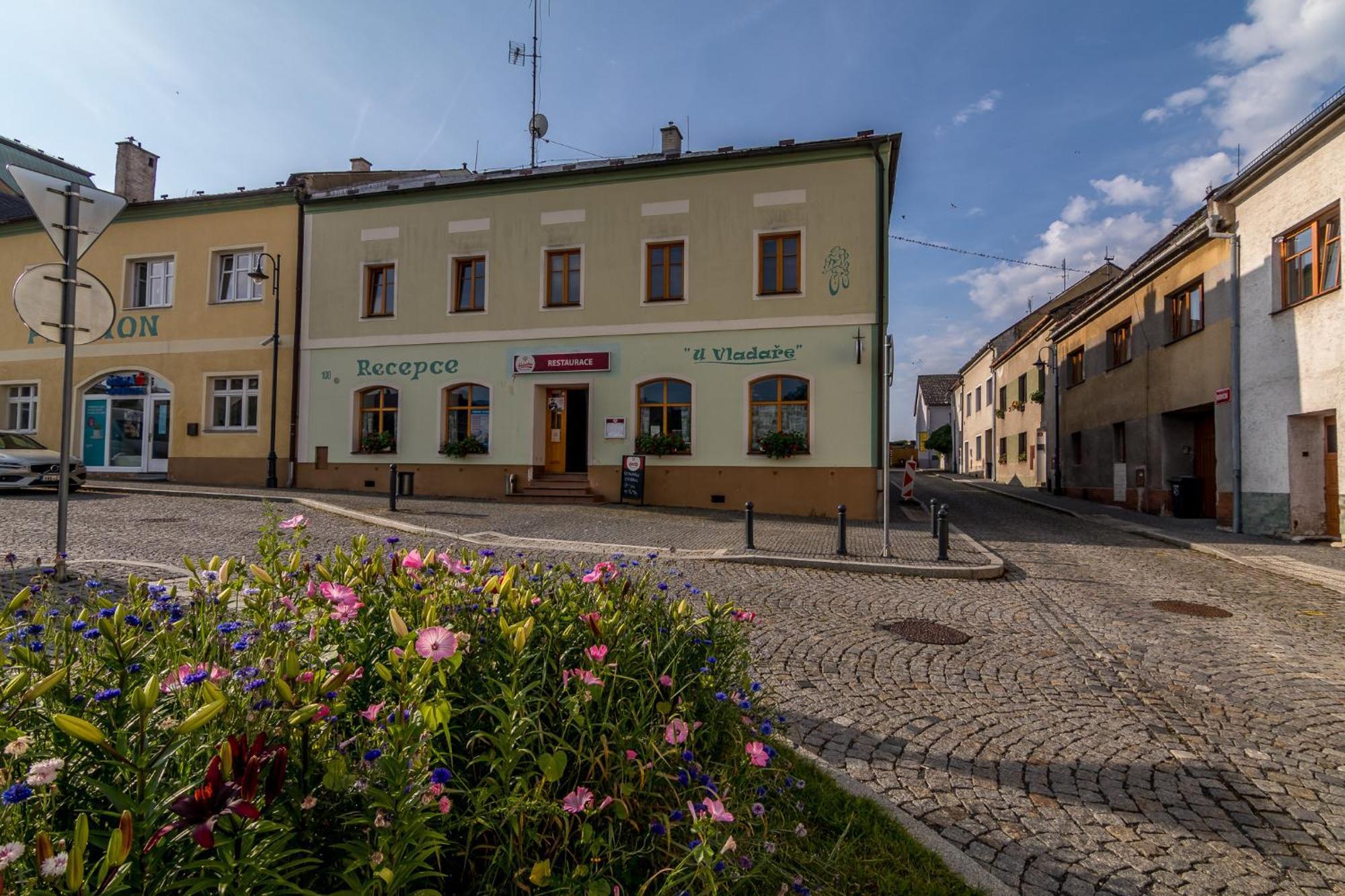 Penzion A Restaurace U Vladare Toužim Exterior foto